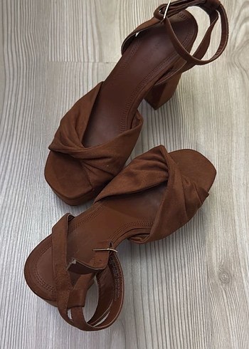 Kadın Kahverengi Süet Platform Topuklu Ayakkabı - Görsel 3