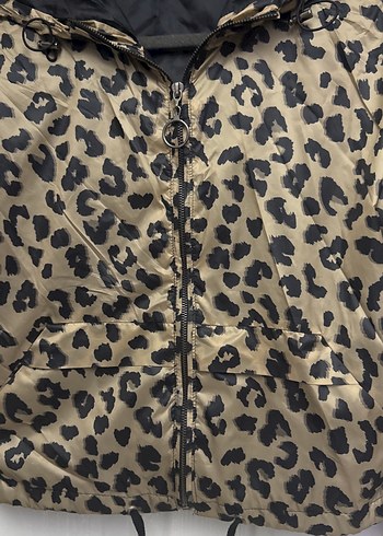 Leopar Desenli ince Kapüşonlu Kadın rüzgarlık - Görsel 7