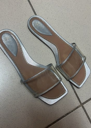 Şeffaf Bantlı Topuklu Kadın Terlik - Görsel 2