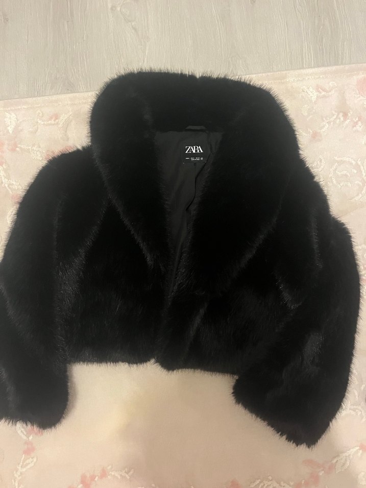 Zara Siyah Kürk Detaylı Midi Ceket - Görsel 2