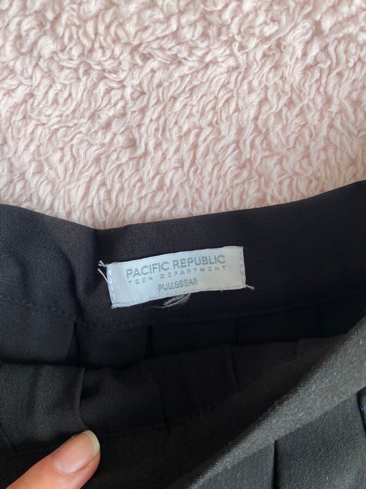 PullBear Siyah Pileli Mini Etek — görsel 2/4