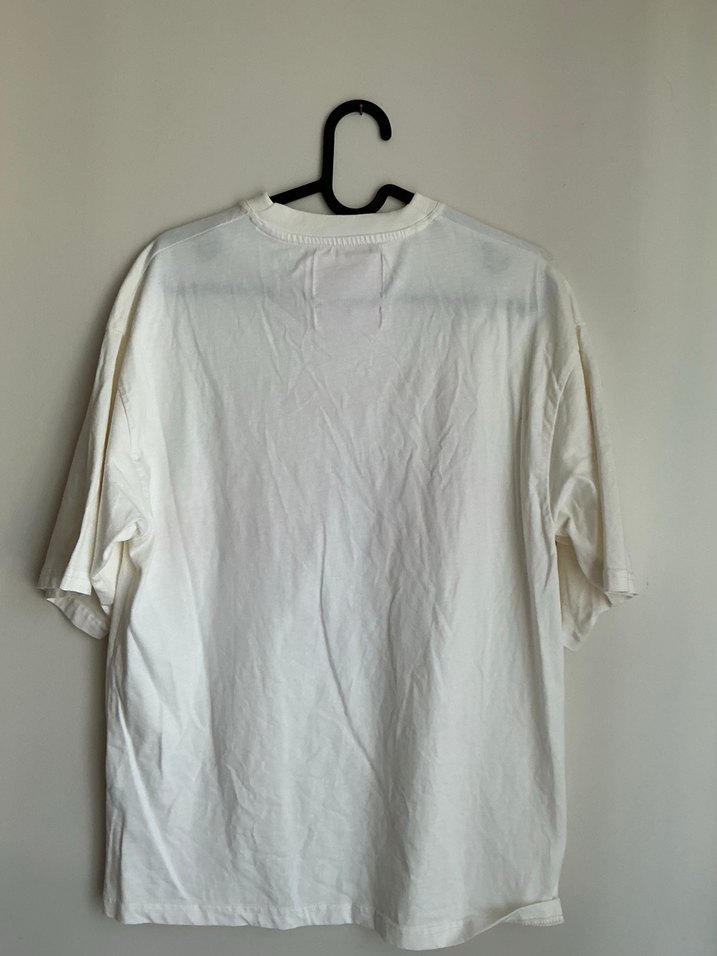 Pembe Baskılı Beyaz Oversize Tişörtü - Görsel 2