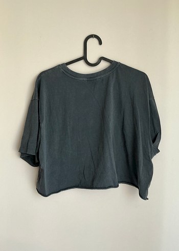 Gri Baskılı Kısa Kollu Crop Top - Görsel 2