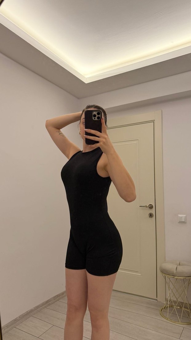 Siyah Yüksek Yakalı Mini Spor tulum - Görsel 2