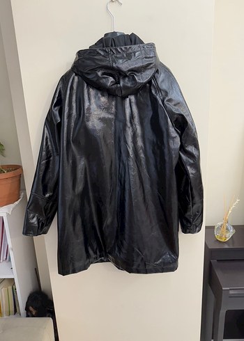 Pull&Bear Kadın Siyah Deri Midi Yağmurluk - Görsel 2