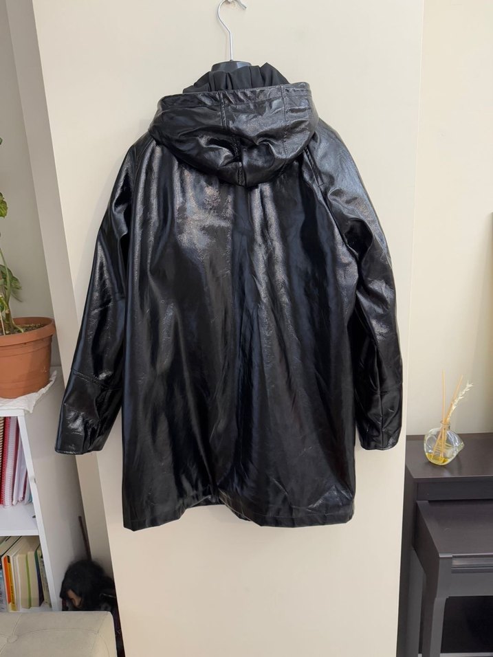 Pull&Bear Kadın Siyah Deri Midi Yağmurluk - Görsel 2
