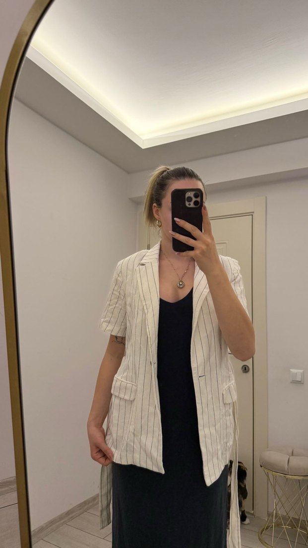 Bershka Düğmeli Beyaz çizgi Desenli Midi Blazer - Görsel 2