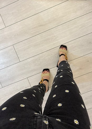 Stradivarius Siyah papatyalı  Midi Kot Pantolon - Görsel 2