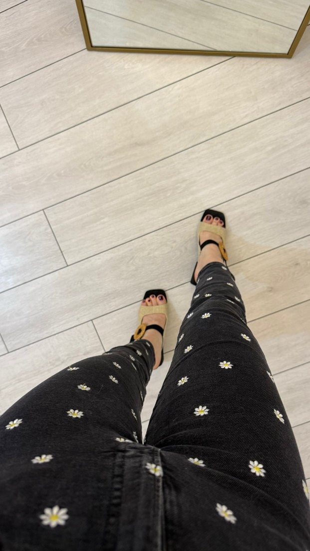 Stradivarius Siyah papatyalı  Midi Kot Pantolon - Görsel 2