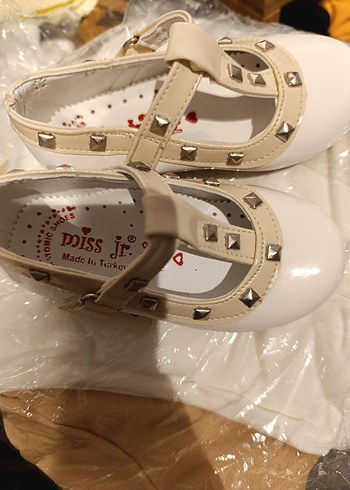 Kız Çocuk Beyaz Tokalı Babet Ayakkabı - Görsel 4