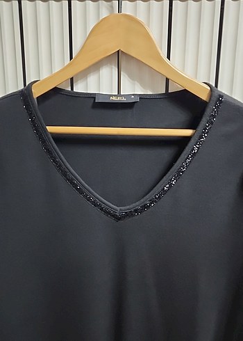 Siyah Kolları File Örgü Detaylı V Yakalı Kadın Bluz - Görsel 2