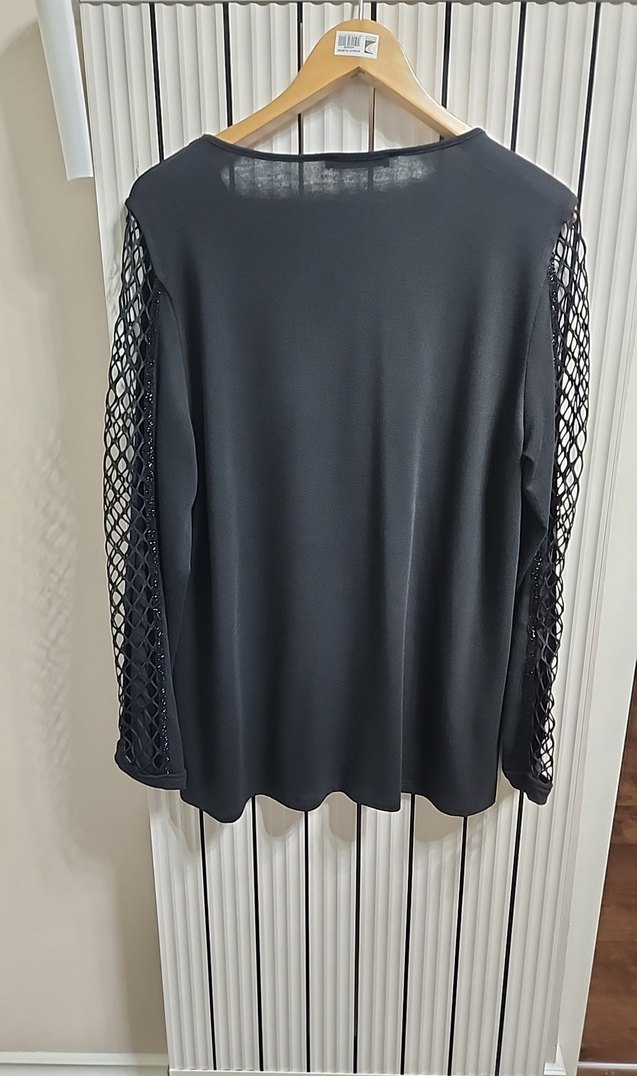 Siyah Kolları File Örgü Detaylı V Yakalı Kadın Bluz - Görsel 5