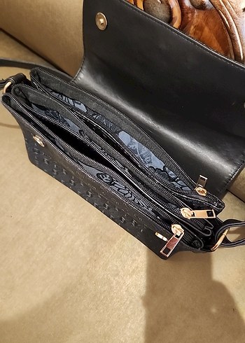 Guess Siyah Desenli Deri Kadın Çanta - Görsel 4