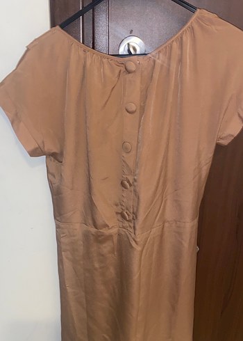 V Yaka Drapeli Bej Elbise - Görsel 2