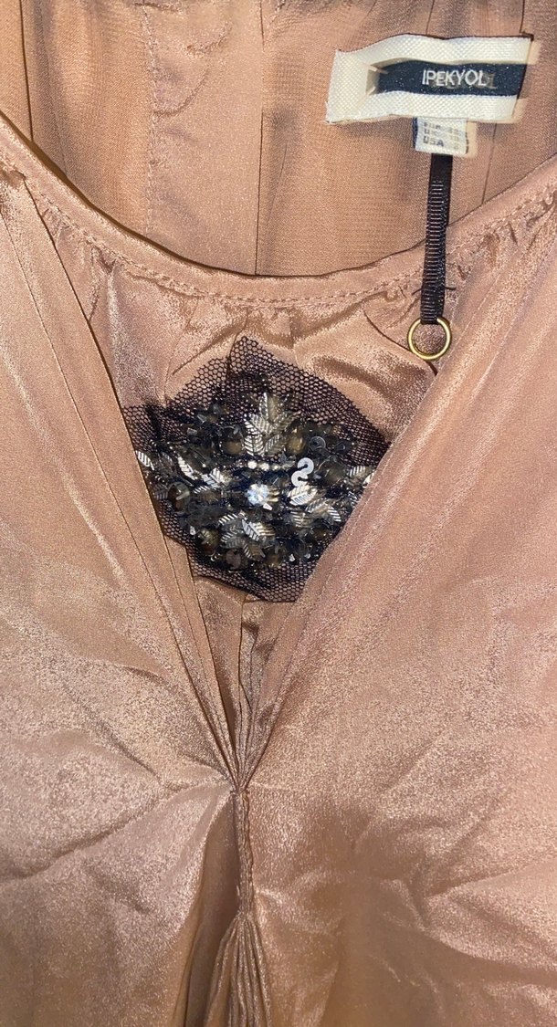 V Yaka Drapeli Bej Elbise - Görsel 3