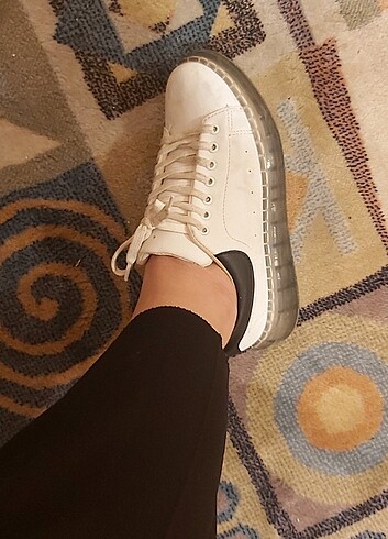 Spor ayakkabi .