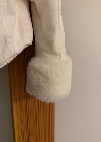 Beyaz Kadın Peluş Detaylı Kot Ceket - Görsel 3