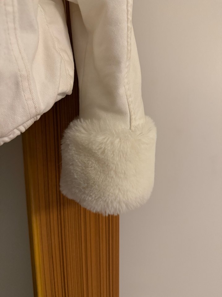 Beyaz Kadın Peluş Detaylı Kot Ceket - Görsel 3