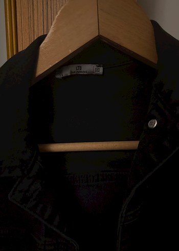 Siyah Düğmeli Kadın Denim Ceket - Görsel 3