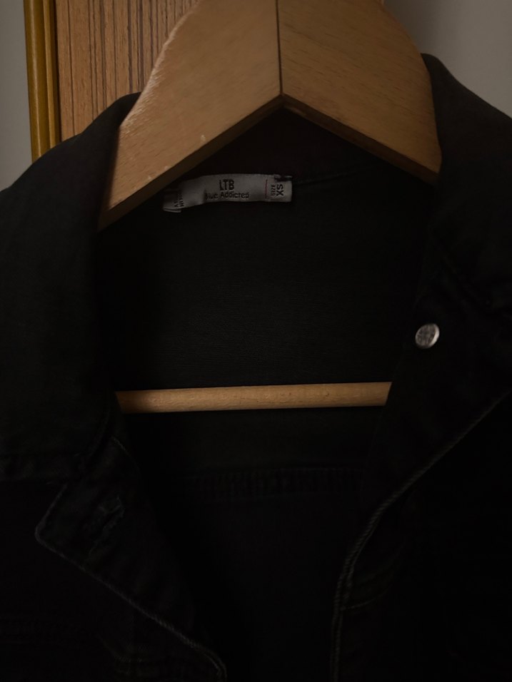 Siyah Düğmeli Kadın Denim Ceket - Görsel 3