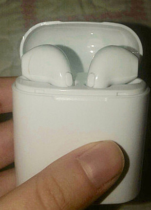 Airpods-bluetooth destekli tüm cihazlarlaa çalışır