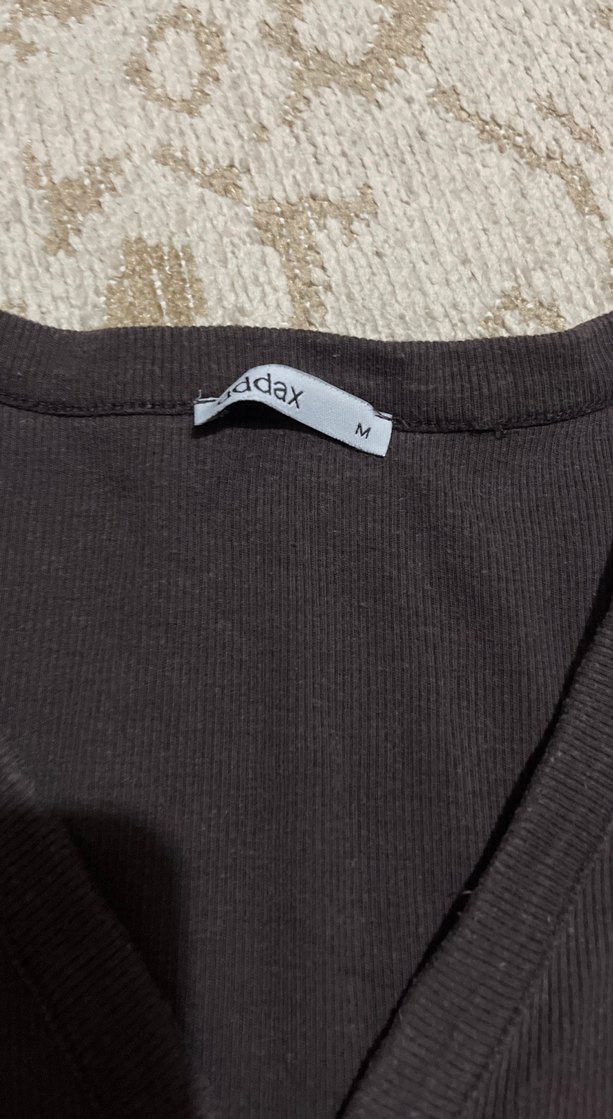 Siyah, V Yaka, Düğmeli Kadın Triko - Görsel 2