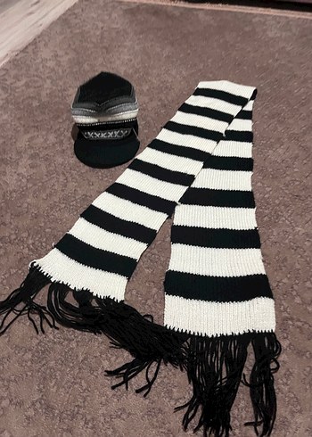 Erkek Siyah Beyaz Çizgili Örgü Atkı - Görsel 2