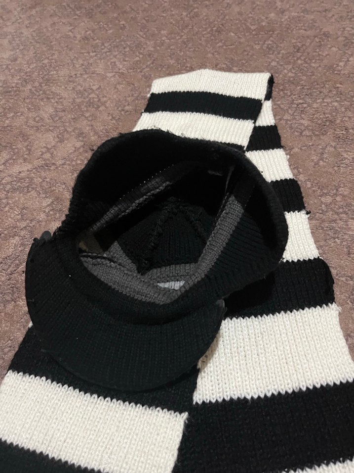 Erkek Siyah Beyaz Çizgili Örgü Atkı - Görsel 4