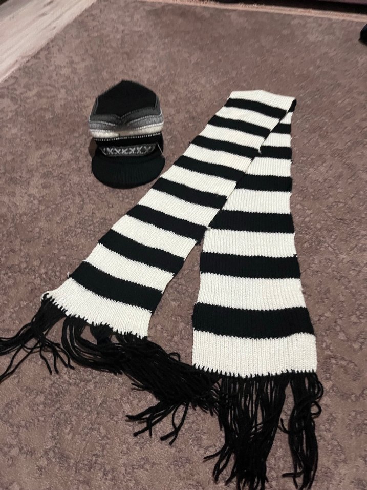 Erkek Siyah Beyaz Çizgili Örgü Atkı - Görsel 2