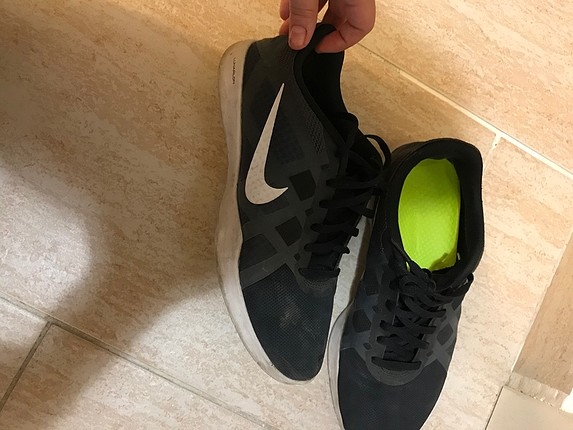 Nike spor ayakkabısı