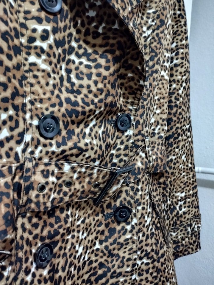 Leopar Desenli Düğmeli Midi Kadın Kaban - Görsel 2