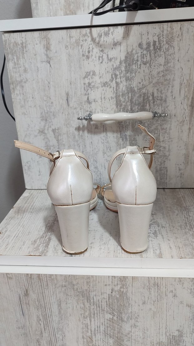 Beyaz Kemerli Kadın Topuklu Abiye Ayakkabı - Görsel 3