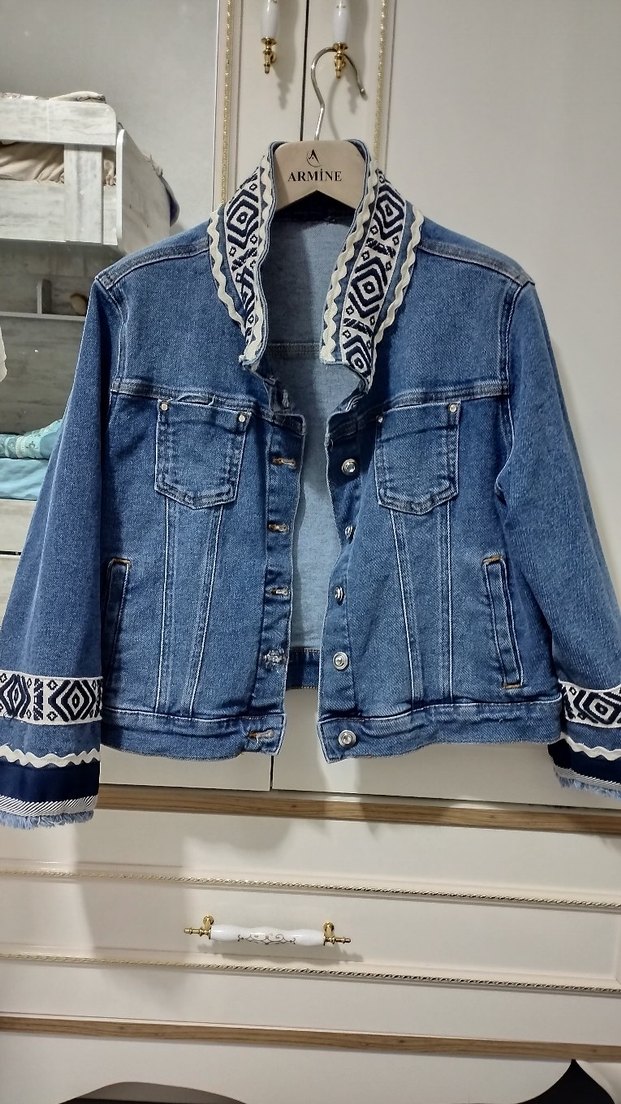 Nakışlı Kısa Mavi Kadın Denim Ceket - Görsel 4