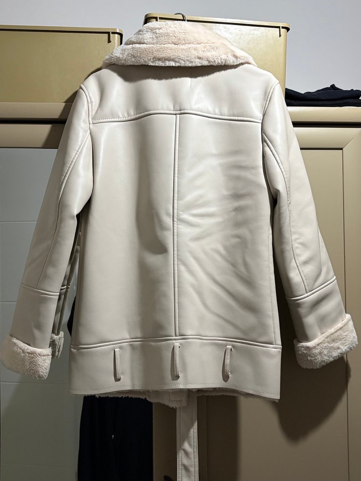 Bej Süet Kürklü Kadın Ceket - Görsel 4