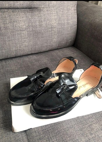 Parlak Siyah Kadın Klasik Topuklu Ayakkabı - Görsel 2