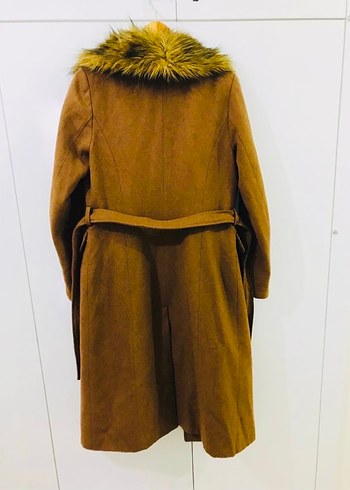 Kürklü Yaka Bağlamalı Kadın Kaban - Görsel 3