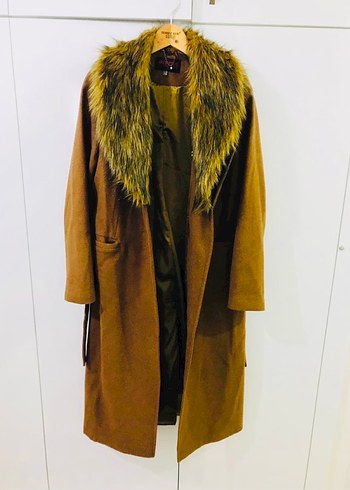 Kürklü Yaka Bağlamalı Kadın Kaban - Görsel 2