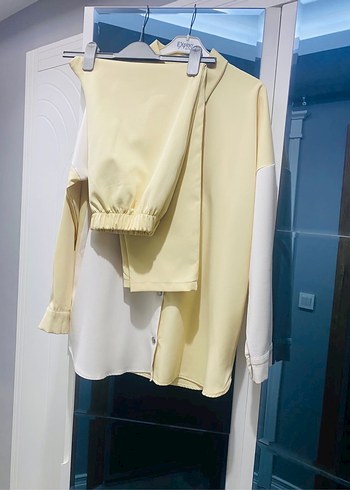 Düğmeli Beyaz Kadın Midi Takım Elbise - Görsel 3