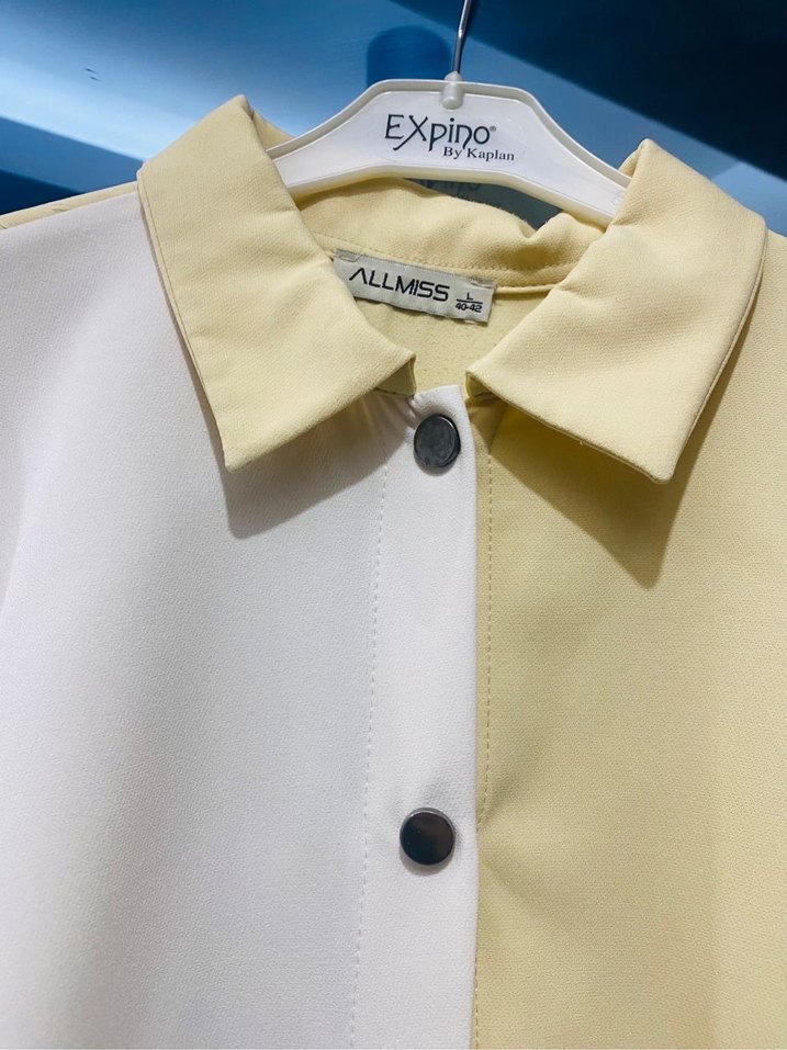 Düğmeli Beyaz Kadın Midi Takım Elbise - Görsel 4