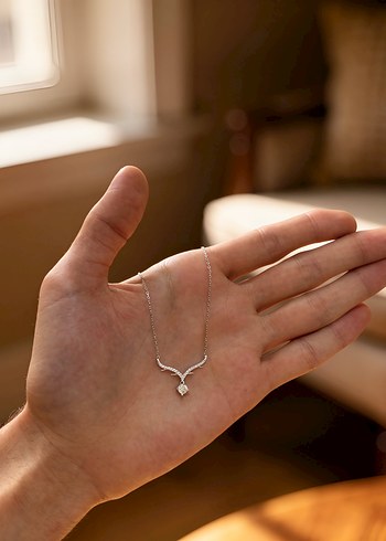 925 Ayar Gümüş Zarif Işıltı Kolye - Görsel 3