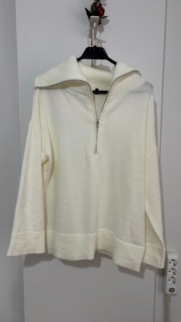 Beyaz Fermuarlı Yarım Balıkçı Yaka Kadın Kazak - Görsel 3