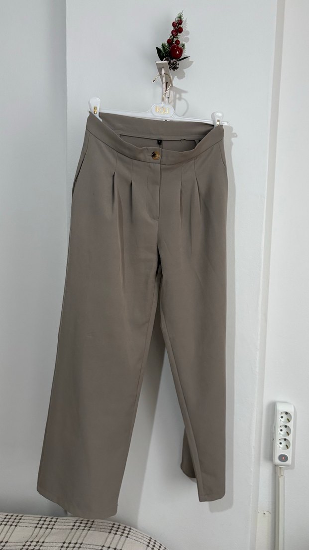 Bej Düğmeli Keten Kadın Kısa Kumaş Pantolon - Görsel 2