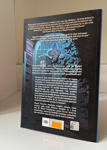 Batgirl'ün Gölgesi -DC - Görsel 2