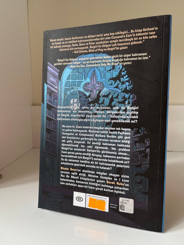 Batgirl'ün Gölgesi -DC - Görsel 2
