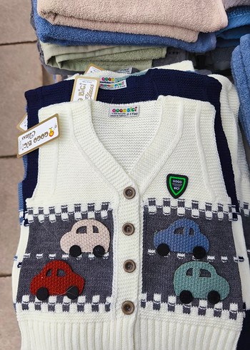 Erkek Çocuk Renkli Nakışlı Triko Hırka - Görsel 3