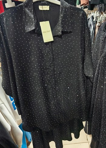 Siyah Düğmeli Uzun Kollu Rahat Gömlek ve etek - Görsel 3