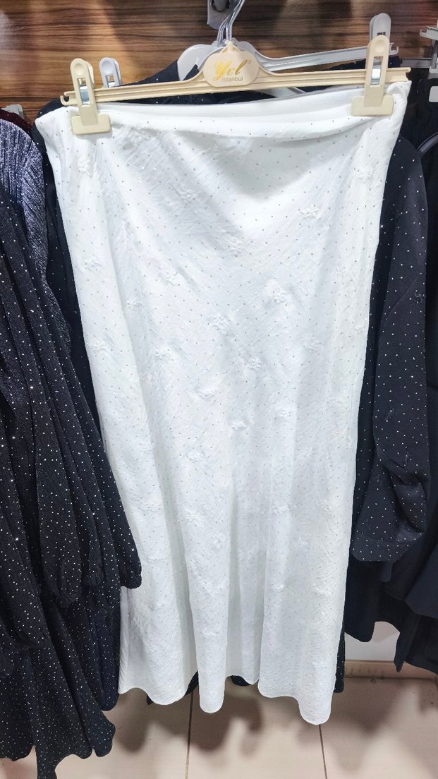 Beyaz Pamuklu Düğmeli Kadın Gömlek ve etekli takım - Görsel 3