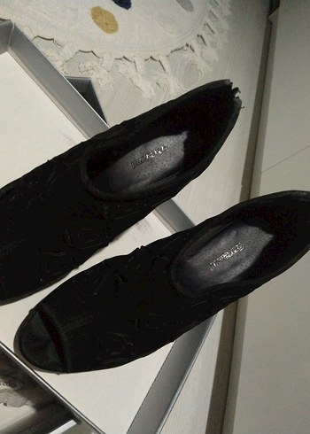 Siyah Desenli Platform Topuklu Gotik Kadın Ayakkabı - Görsel 3