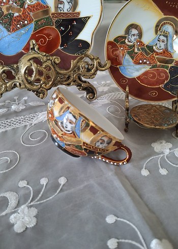 Altın İşlemeli Koyu Desenli Tabak ve Fincan Seti - Görsel 6