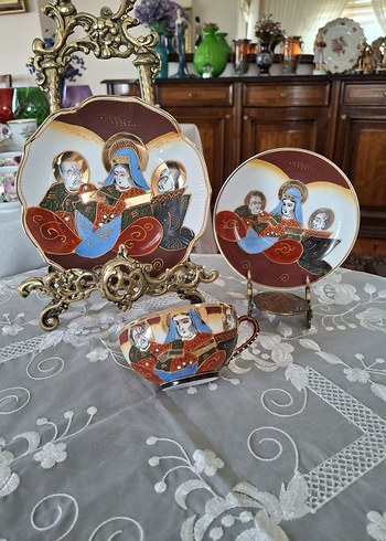 Altın İşlemeli Koyu Desenli Tabak ve Fincan Seti - Görsel 3